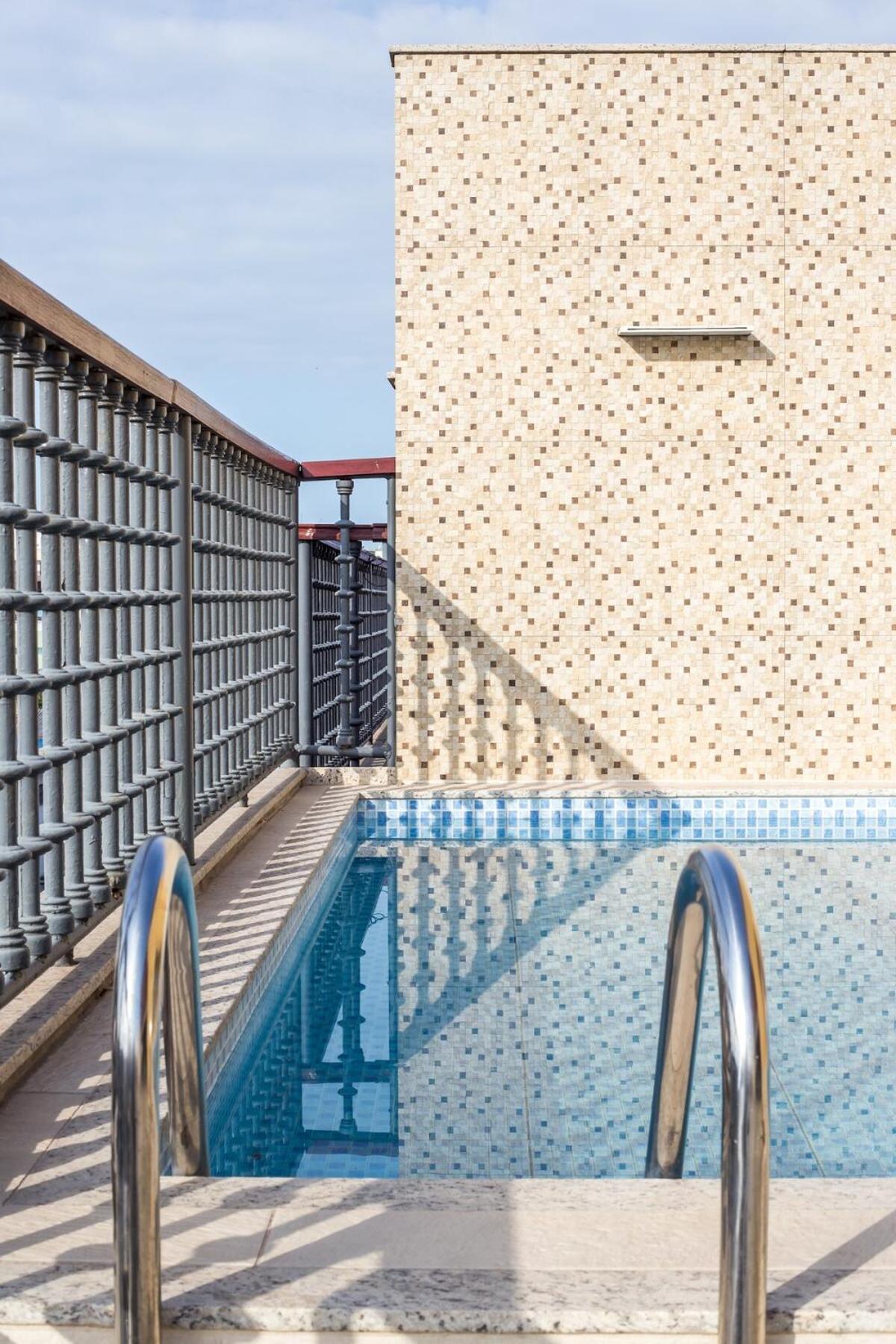 Cobertura Com Piscina Privativa Proxima A Apartamento